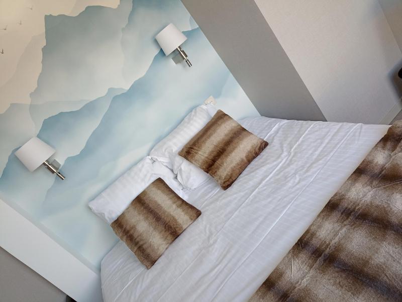 Deluxe Double or Twin Room image 3