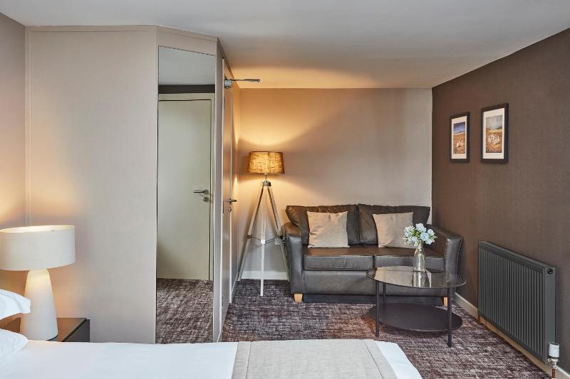 Luxury Double or Twin Room image 3