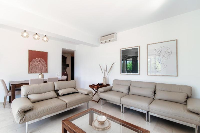 The Central Home by Quokka 360 - Next to Lido di Lugano - image 32