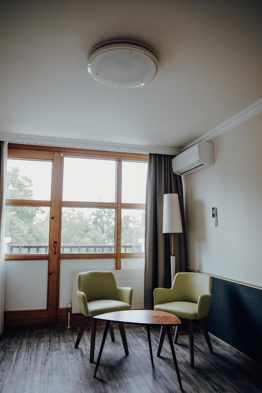 Superior Room with Garden View image 3