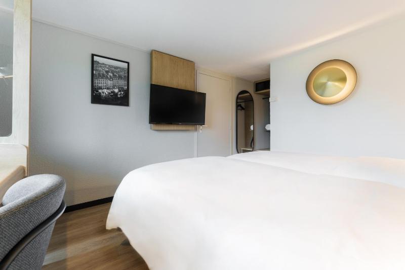 Standard Room - 2 Single Beds image 4