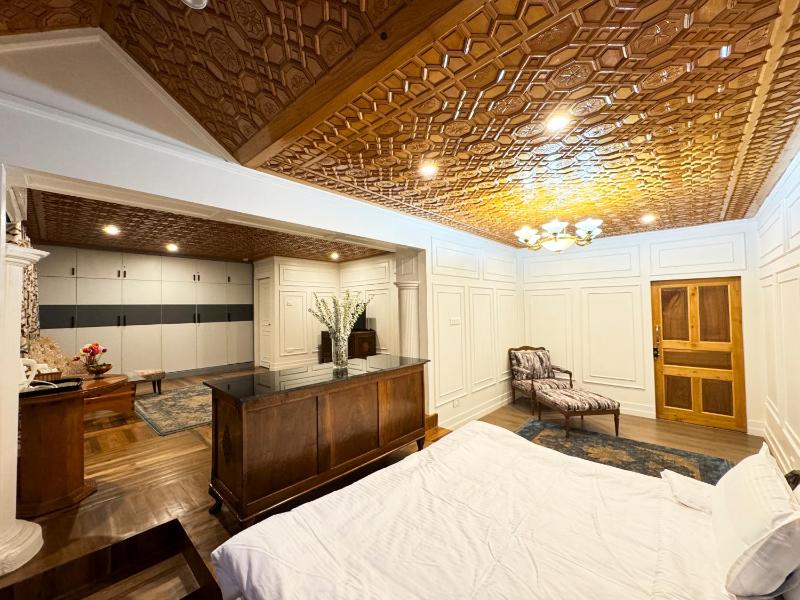 Tree of Life Lakeside Cottage Srinagar - image 11