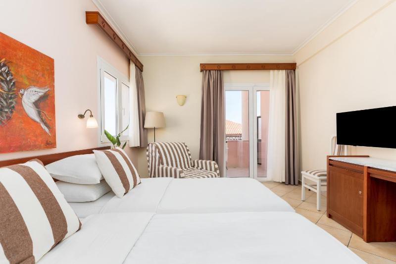 Standard Double or Twin Room image 3