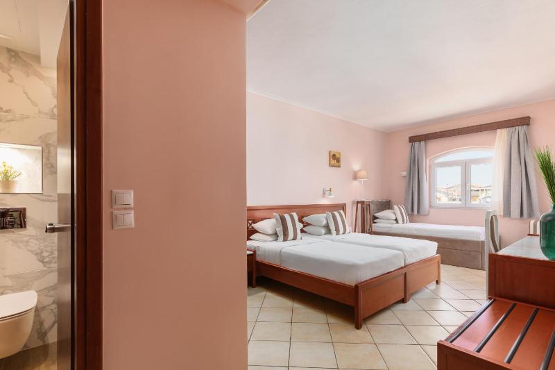 Triple Room image 3