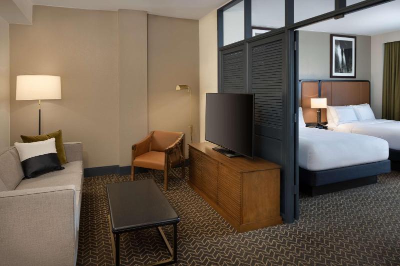 Two-Room Queen Suite with Exterior View image 1