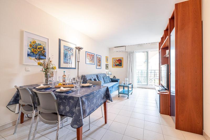 Queen Garden Apartment - Happy Rentals - image 6