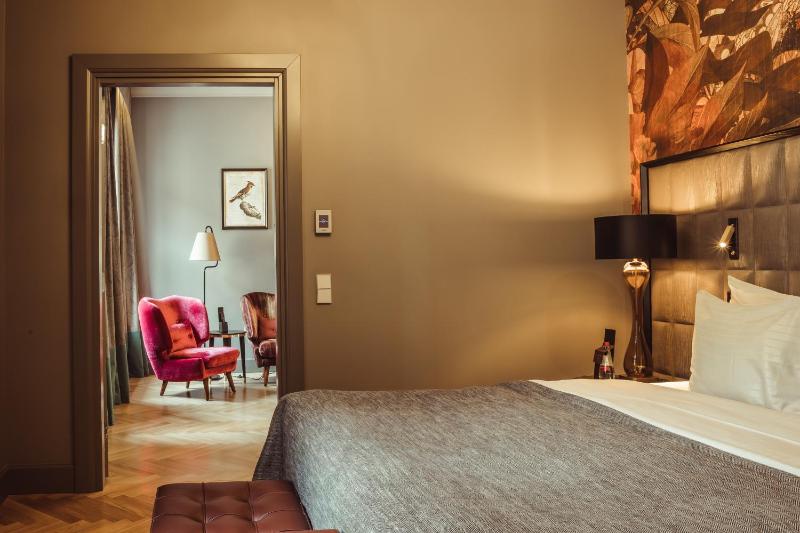 Junior Suite with Double Bed image 3