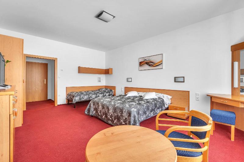 Triple Room image 4