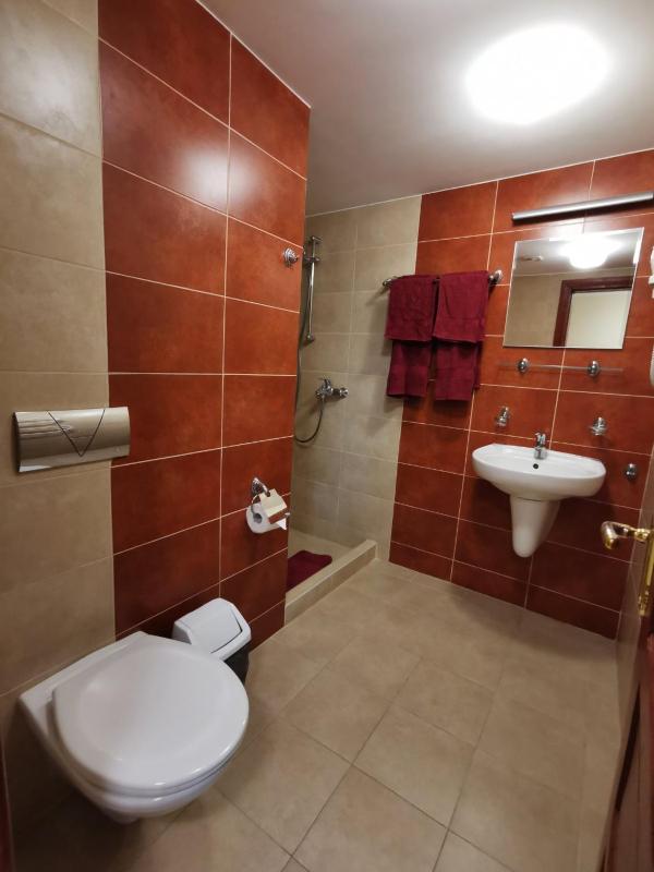 Economy Double or Twin Room image 4