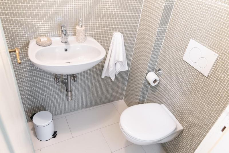 Santo Spirito Frescoed 6 sleeps apartment - image 2