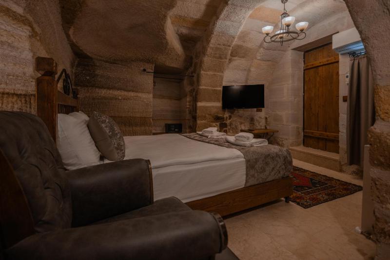 Double Stone Room  image 2