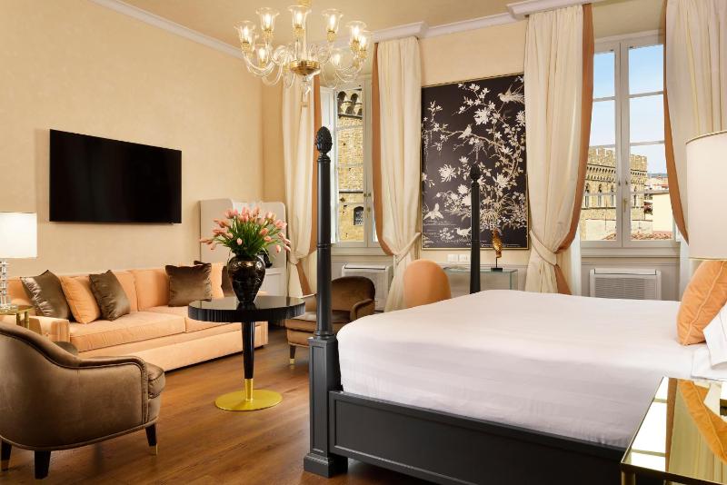 Luxury Suite image 1
