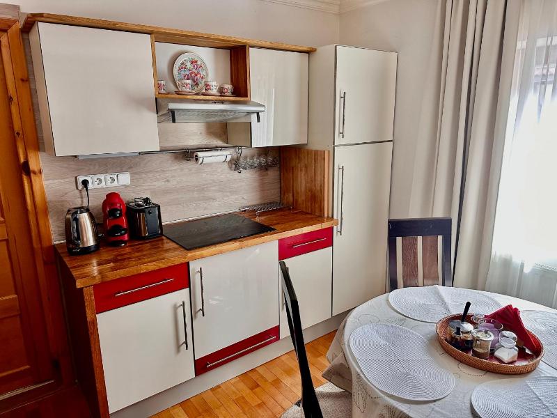 Two-Bedroom Apartment with Balcony image 2