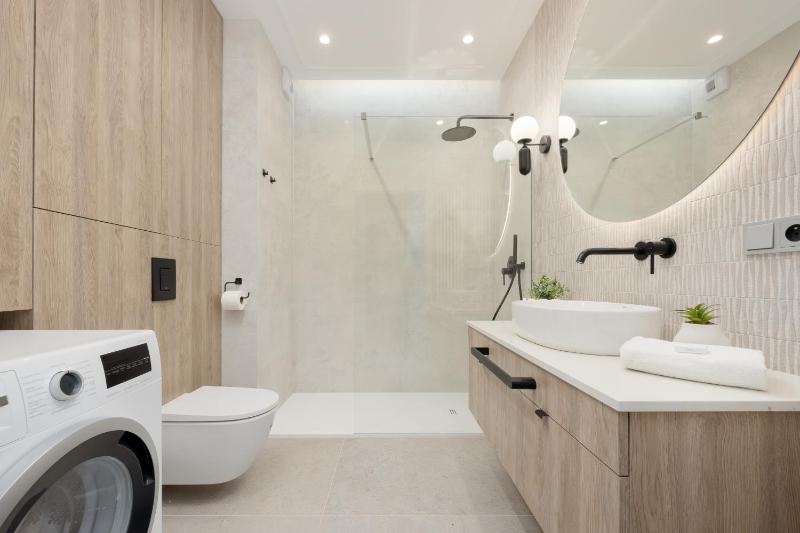 Luxurious Apartments in Warsaw with Sauna and Gym by Renters Prestige - image 7