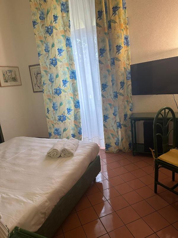 Economy Double or Twin Room image 3