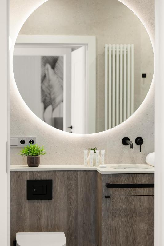 Luxurious Apartments in Warsaw with Sauna and Gym by Renters Prestige - image 11