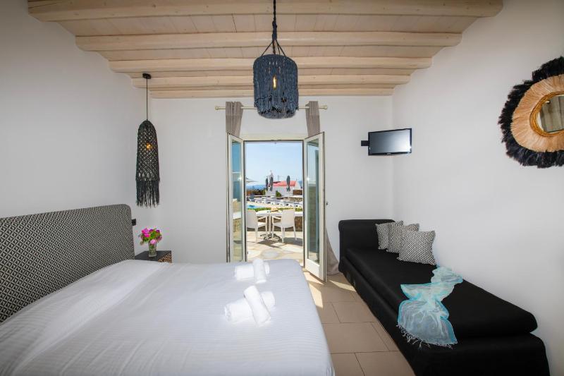 Sunset Wing - Double Room with Sea View image 1