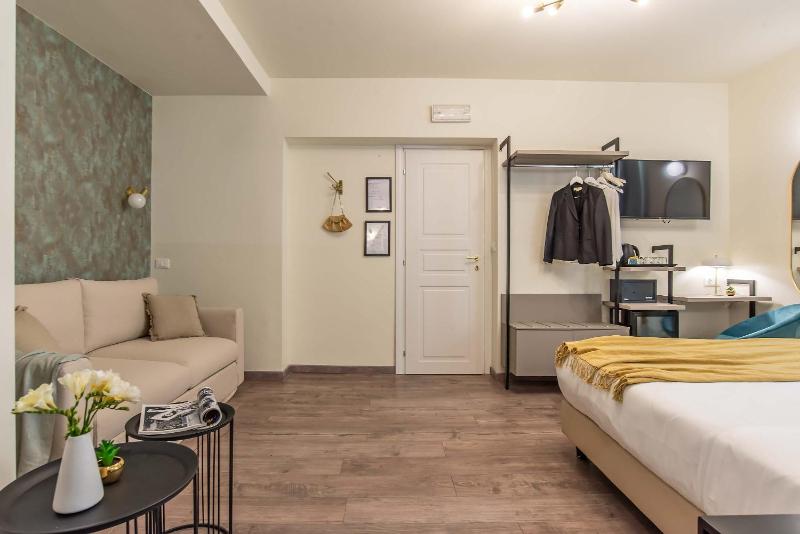 Quadruple Room image 4