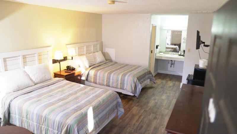 Double Room with Lake View image 2