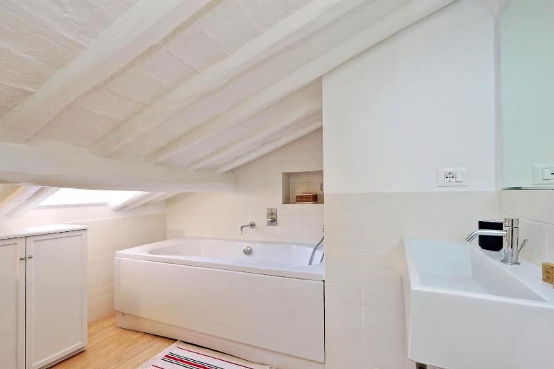 Standard Apartment image 4