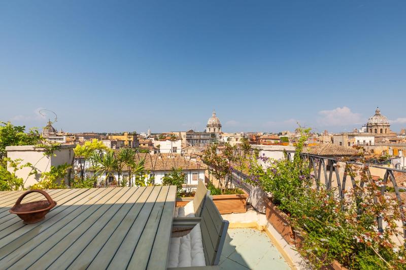 Farnese Stunning Penthouse | Romeloft - image 14
