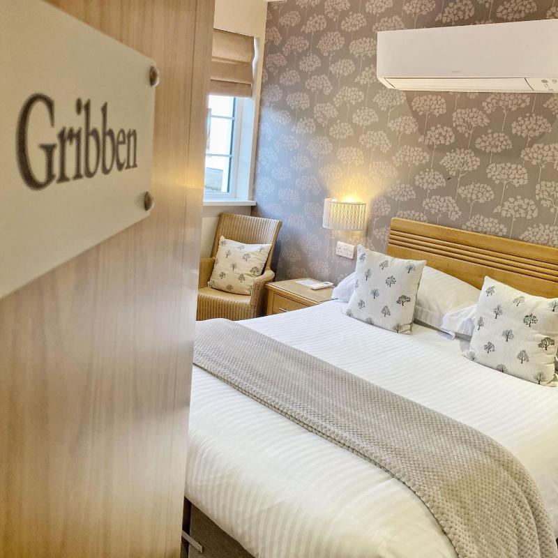 Small Double Room image 1