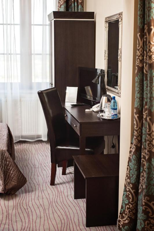 Double Room image 3