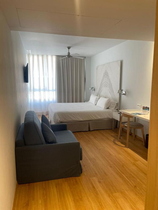 Standard Double Room image 1
