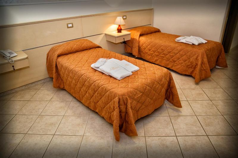 Triple Room image 2