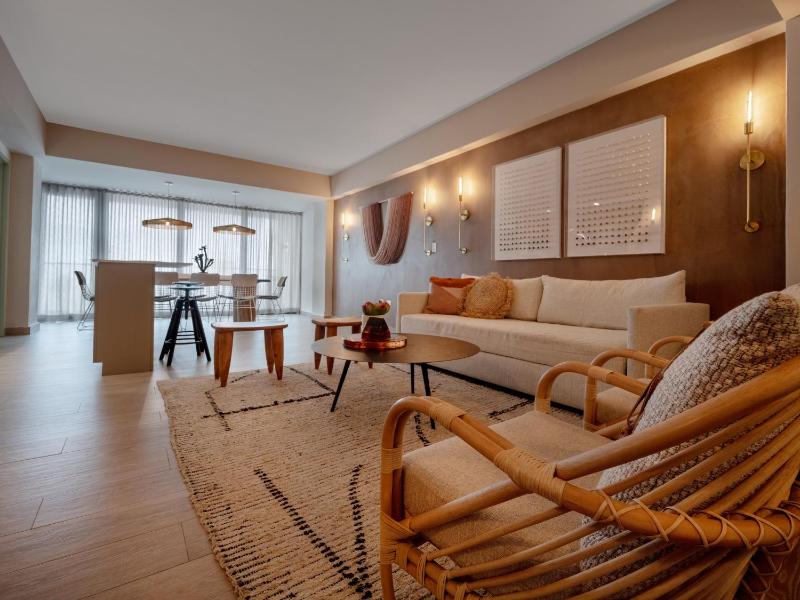 2 Bedroom Apartment West With Balcony image 4
