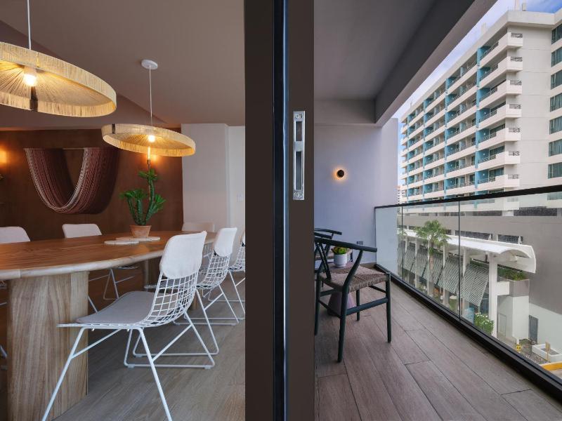 2 Bedroom Apartment West With Balcony image 3