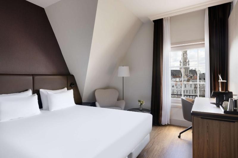 Standard Double or Twin Room with View image 3