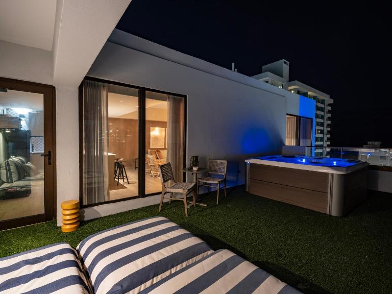 Two Bedroom Penthouse image 2
