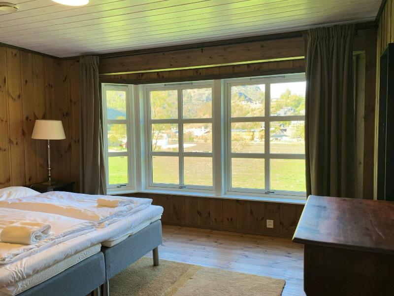 Apartment with Mountain View image 3