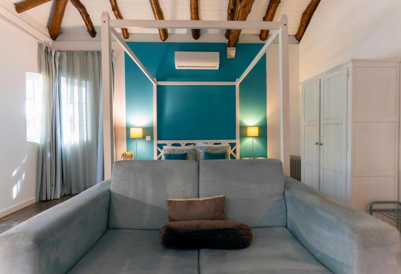 Double Room with Kitchenette image 3