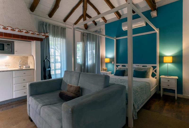 Double Room with Kitchenette image 4