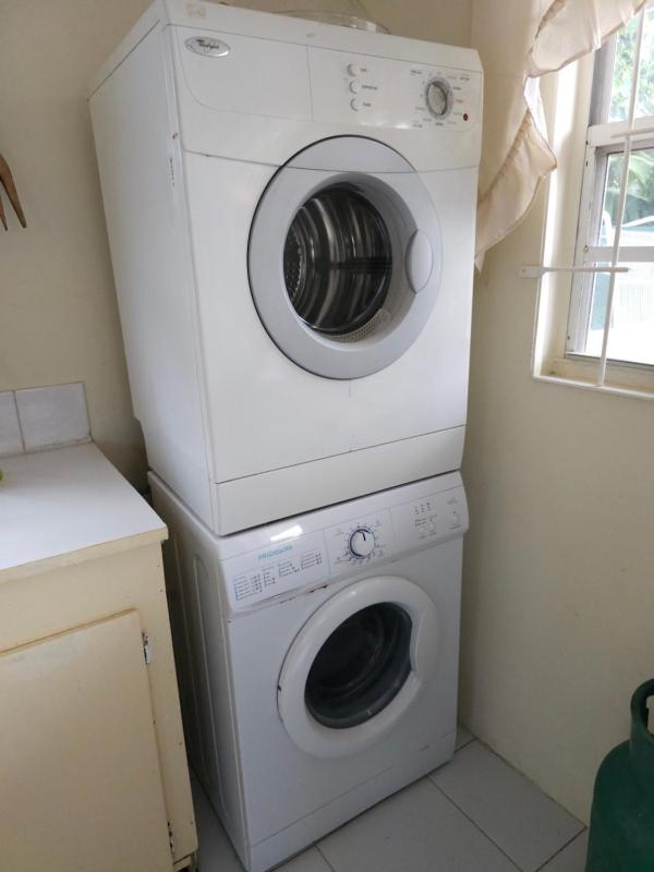 Bornu Apartment - image 10