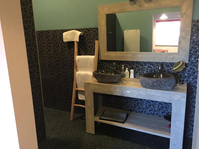 Double Room with Shower image 2