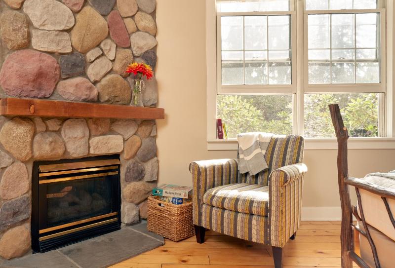 Two-Bedroom Suite with Spa Bath- Ironwood image 3
