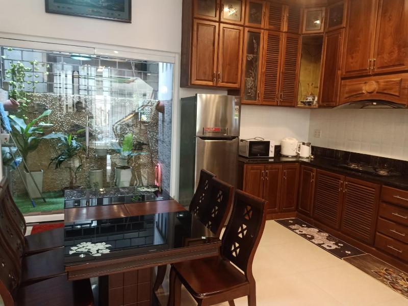 Rose's House Hue - image 8