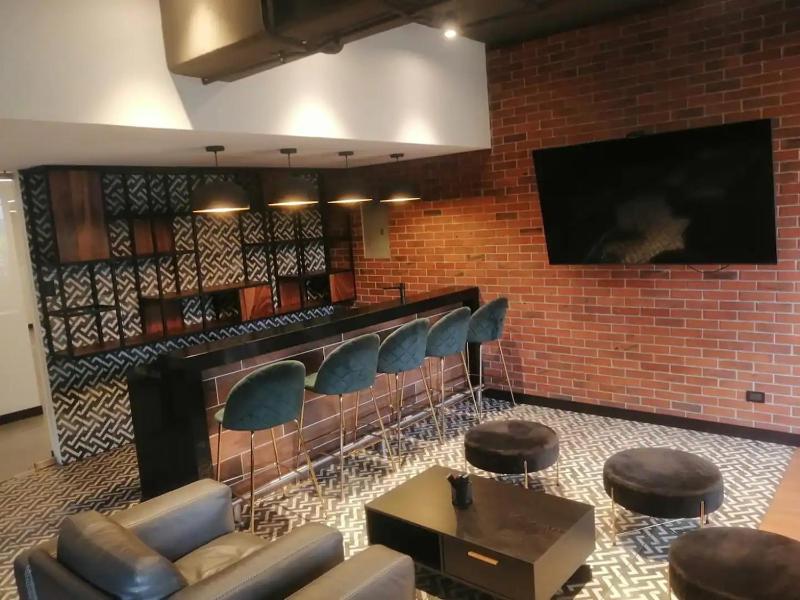 Venecia 1BR Zona 10 Luxury Suite - Pool Jacuzzi Gym & View - image 10