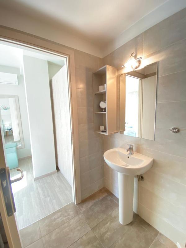 Queen Suite image 2
