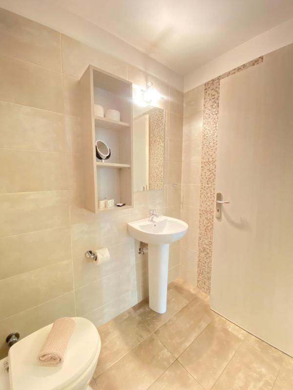 Double Room image 2