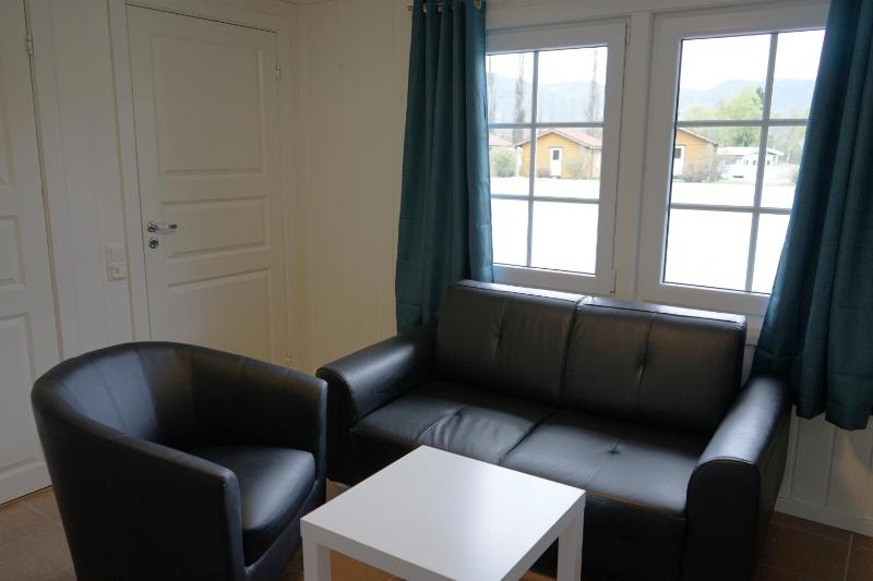 Two-Bedroom Cottage (4 Adults)  image 4