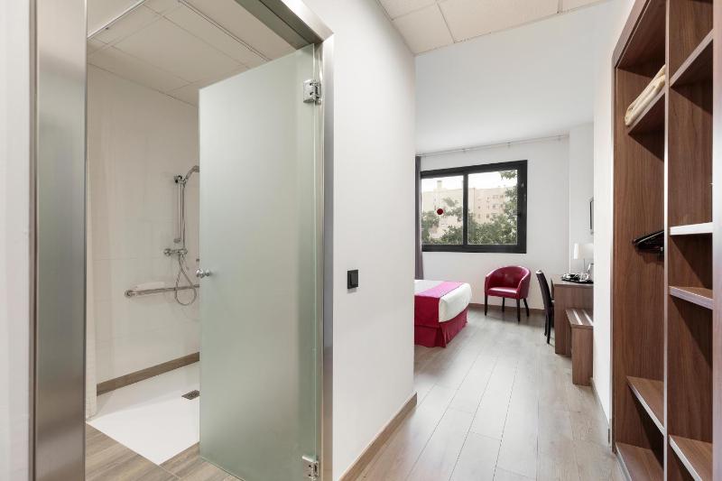 Single Room image 2