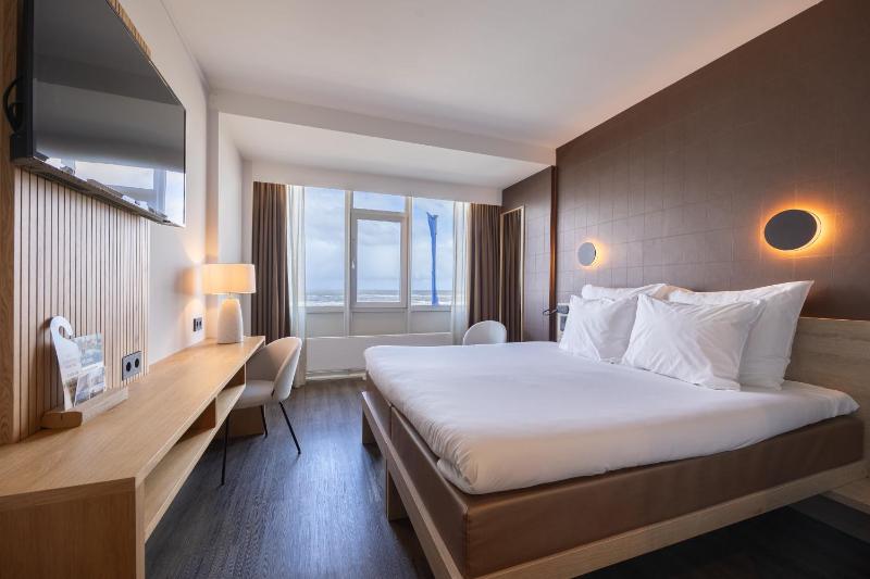 King Room with Sea View image 4