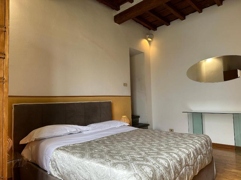 One-Bedroom Apartment image 3
