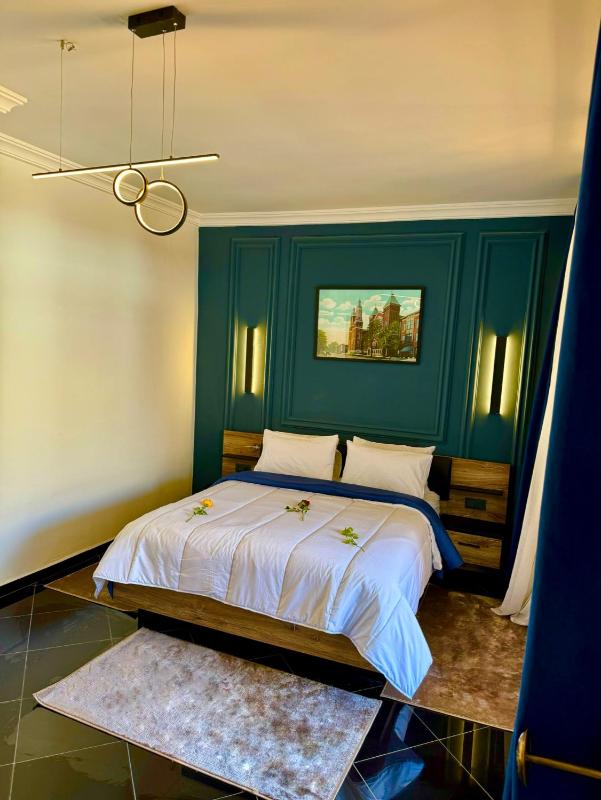 The Hotel Syracuse - image 12