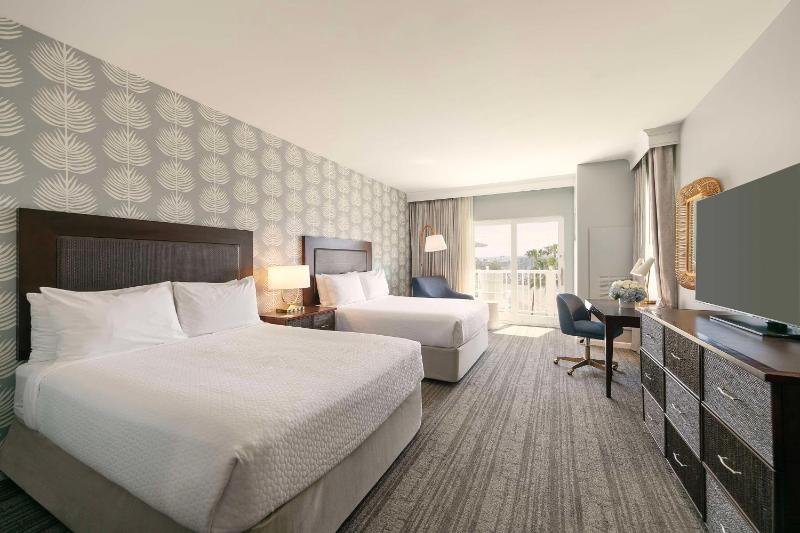 Queen Room with Two Queen Beds and Marina View