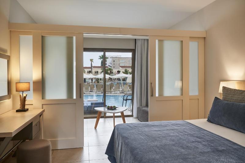 Premium Family Room Sliding Doors with Direct Pool Access image 1